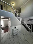 Modern Suburban Oasis- 14 guest House. Family Friendly!