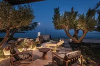 The Echo Of The Sea - Beachfront Luxury Villa Hotels in Mousoures