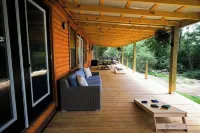 Hillside Hideaway - Lakefront Cabin