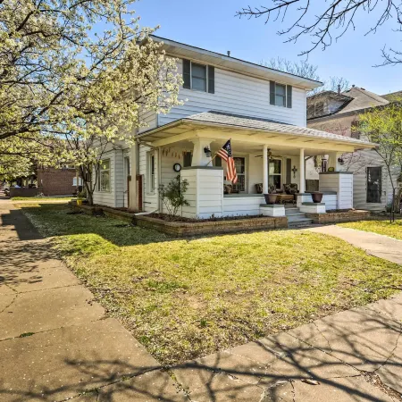 Charming Craftsman Home in Downtown Bartlesville!