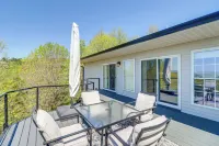 Charming Edgemont Home w/ Deck & Lake Views! - 3-Star