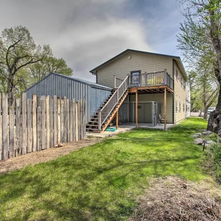 Chic Retro Retreat in Choteau: Walk to Dtwn!