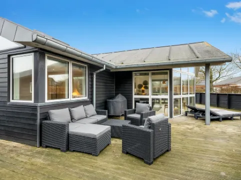 "Carlie" - 250m to the Fjord