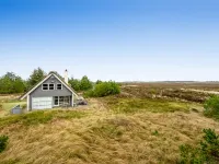 "Andrine" - 700m from the Sea Hotels in Henne