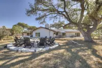 Casa Bonita: Scenic Hill Country Views! Hotels in Gillespie County