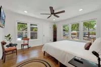 Historic Hideaway Stroll to Schlitterbahn