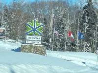 Absolute best ski on-off Slopeside location. Summer 2025 Reno just completed. Hoteles en Jay