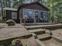 Lakefront two Bedroom Cabin With Private Dock
