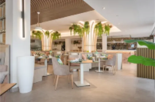 Valentin Somni Hotel & Suites