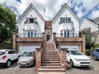 Apartment in Tenby near South Beach Отели в г. 