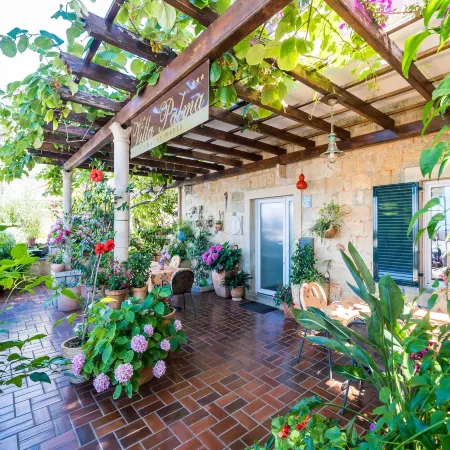 Apartment Villa Palma- Two Bedroom Apartment with Terrace and Sea View ( Apartman 4)
