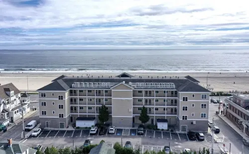 Ocean Front Beach View Fully Furnished Family Vacation Condo