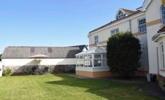 Build Your Memories Hot Tub Garden Sleeps 14 or 16