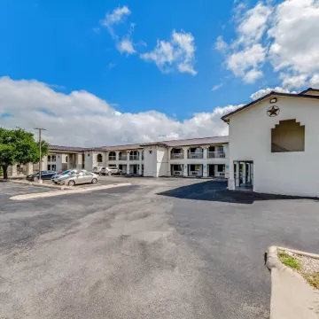 Quality Inn & Suites Junction