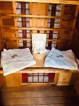 CharMing 2-BeD CoZy CaBin w-WiFi, AC & FiRe PlaCe, CenTraL to 3 LoCal MTN.Towns