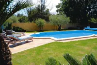 Cozy Noves Home with Pool Access - piscina