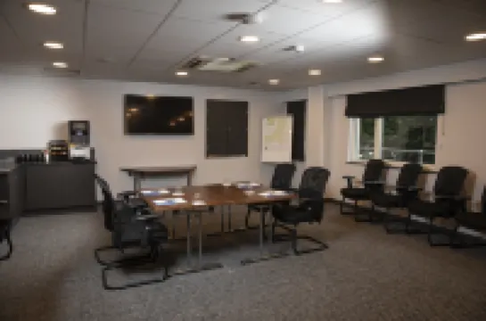 โรงแรม ฮอลิเดย์ อินน์ เอ็กซ์เพรส เชสเตอร์ - เรซคอร์ส บาย IHG