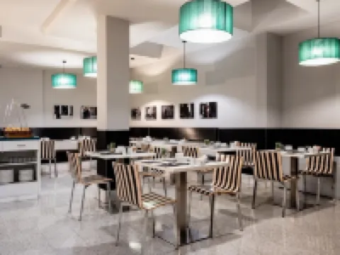 アイコニック プラザ メルカド サラマンカのホテル