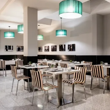 Ikonik Plaza Mercado Отели рядом с достопримечательностью «Сан-Эстебан»