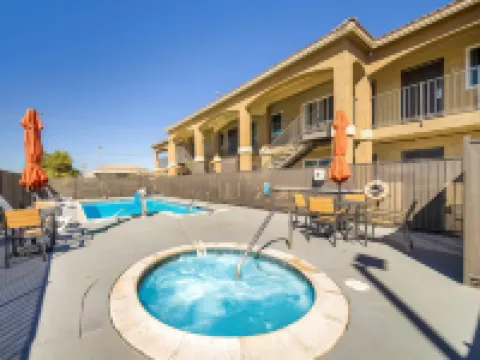 Quality Inn & Suites Hotels in Hesperia