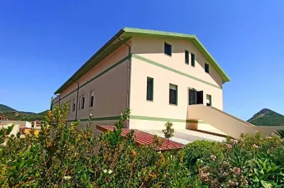 Ostello Brebei Niedda - Base Camp Outdoor & View Hotels in 