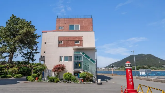 Tongyeong Haegando Pension