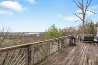 The Greenview Manor - Lake Views