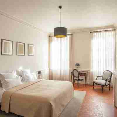 Hôtel de la Villeon Rooms