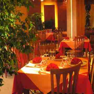 Iliria International Dining/Meeting Rooms