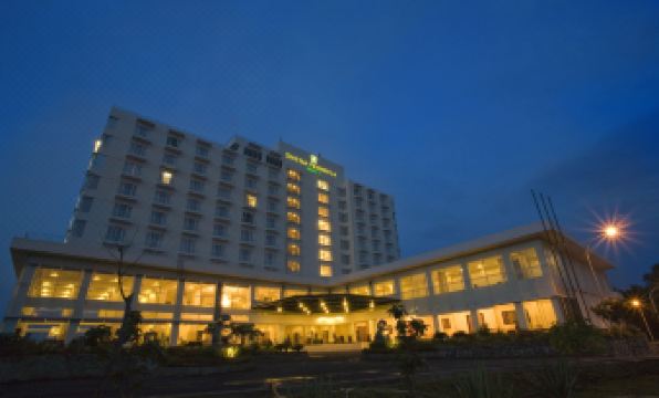 Sintesa Peninsula Hotel