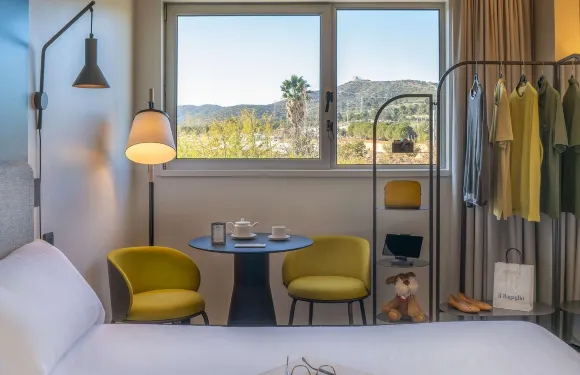 宜必思巴塞隆拿維拉德塞斯機場酒店