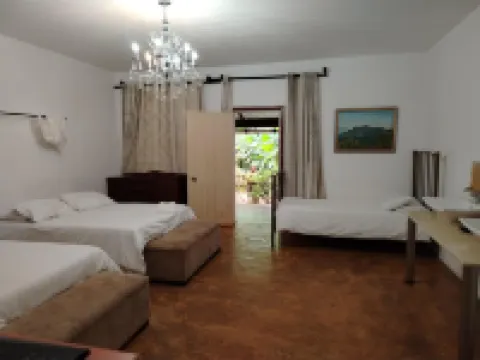 Tsanana Log Cabins and Mullberry Lane Suites