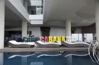 Golden Tulip Pontianak - Pool