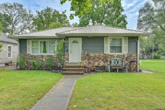 Game Day Made Easy! Apt 2 Mi to Notre Dame Stadium Hotels in 