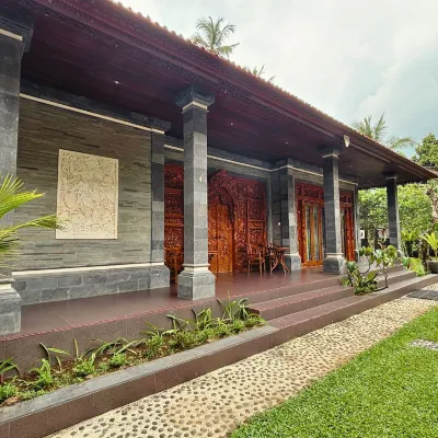 อาริซา วิลลา บาย อากาตา โรงแรมใกล้วัดเบซากีห์