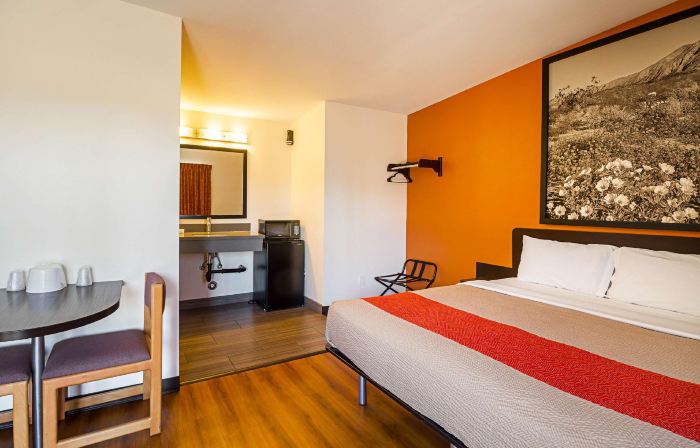 Motel 6 Hesperia, CA - East