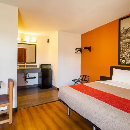 Motel 6 Hesperia, CA - East