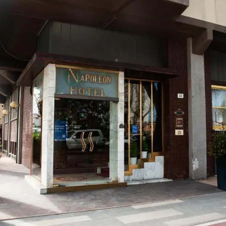 Hotel Napoleon Отели рядом с достопримечательностью «Площадь Пьяцца Кавур»