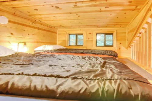 Hendersonville Creekside Cabin Near DuPont Forest - Homestays