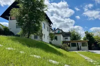 Platz, Charme & ein Hauch Luxus: Happy Place mit Whirlpool, Sauna und Traumblick Hotels in Plettenberg