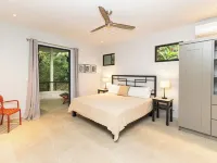 Luxury 6 Br Ocean View Villa w/Pool/Hot Tub/Game Room/Concierge & A/C Throughout Hotels in Osa
