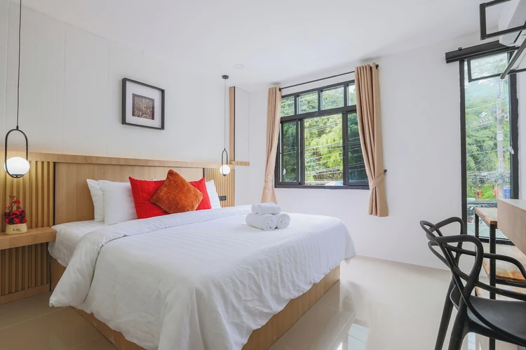 รูปภาพของวิงค์ ฮิลล์ เฮ้าส์ 1 หาดป่าตอง 4 ห้อง