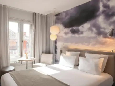 Le Grand Balcon Hotel