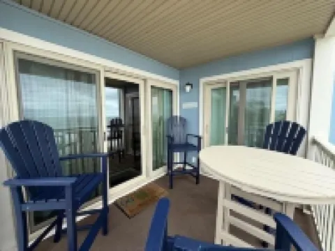 Shores of Surfside I - 205 2 Bedroom Home by RedAwning Hotels in Surfside Beach