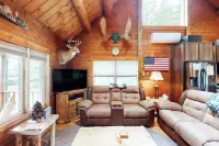 Relaxing 3BR Fireplace Deck Fire Pit
