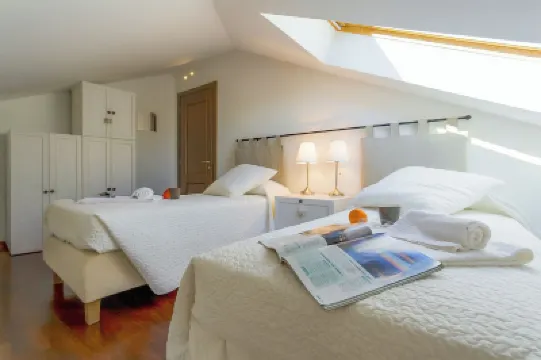 Casa Al Prato Apt. F Hotels near Ancient port of Varenna