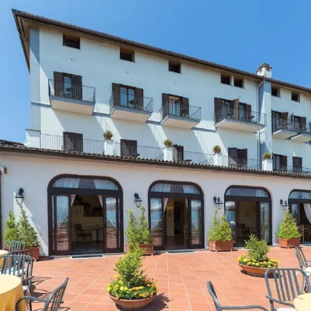Hotel Iaccarino Отели рядом с достопримечательностью «Пляж Марамео»
