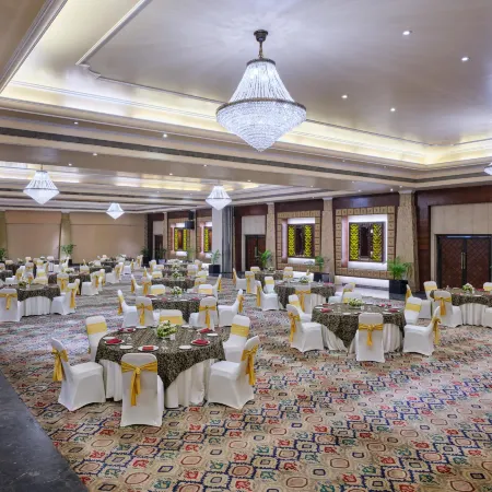 Hotel Swosti Premium Bhubaneswar Отели в г. Бхубанешвар