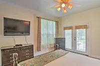 Cozy Lakefront Benton Home ~ 20 Mi to Shreveport! - 3-Star