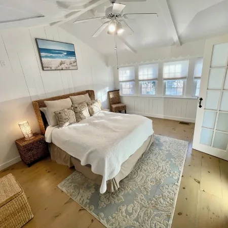 Gosnold Manor 300 Yards To Veterans Park Beach, recently updated home.
